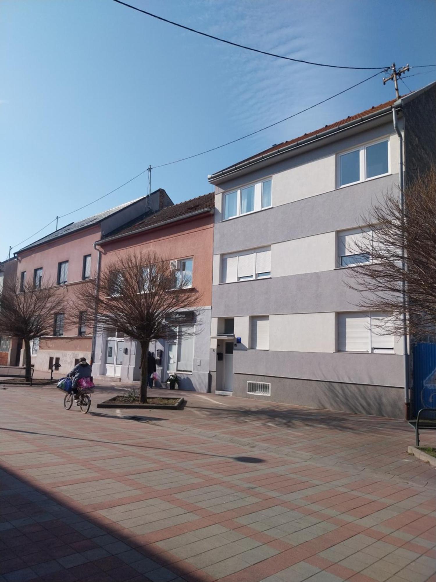Apartman Bloom Osijek Luaran gambar
