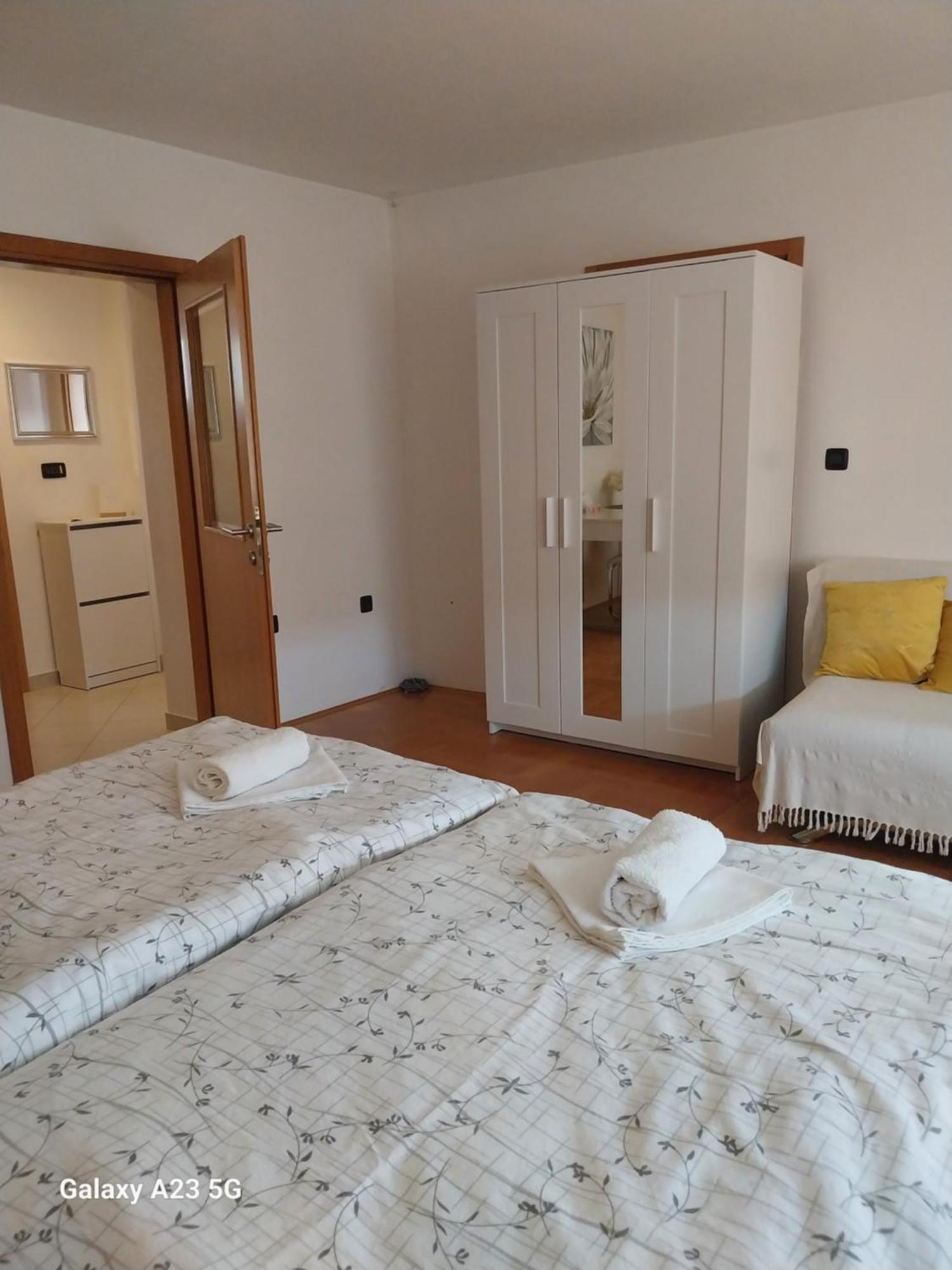 Apartman Bloom Osijek Luaran gambar