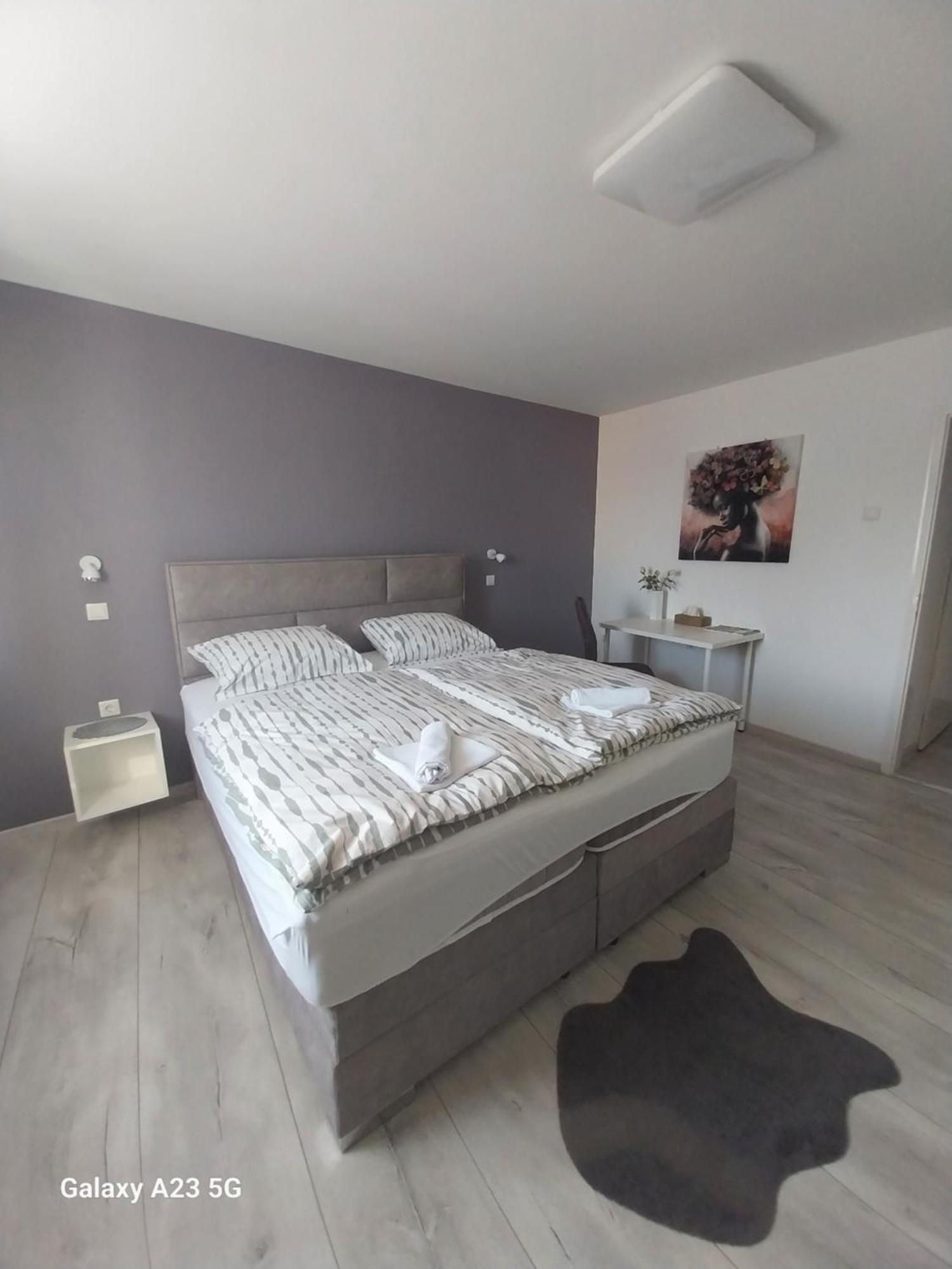 Apartman Bloom Osijek Luaran gambar